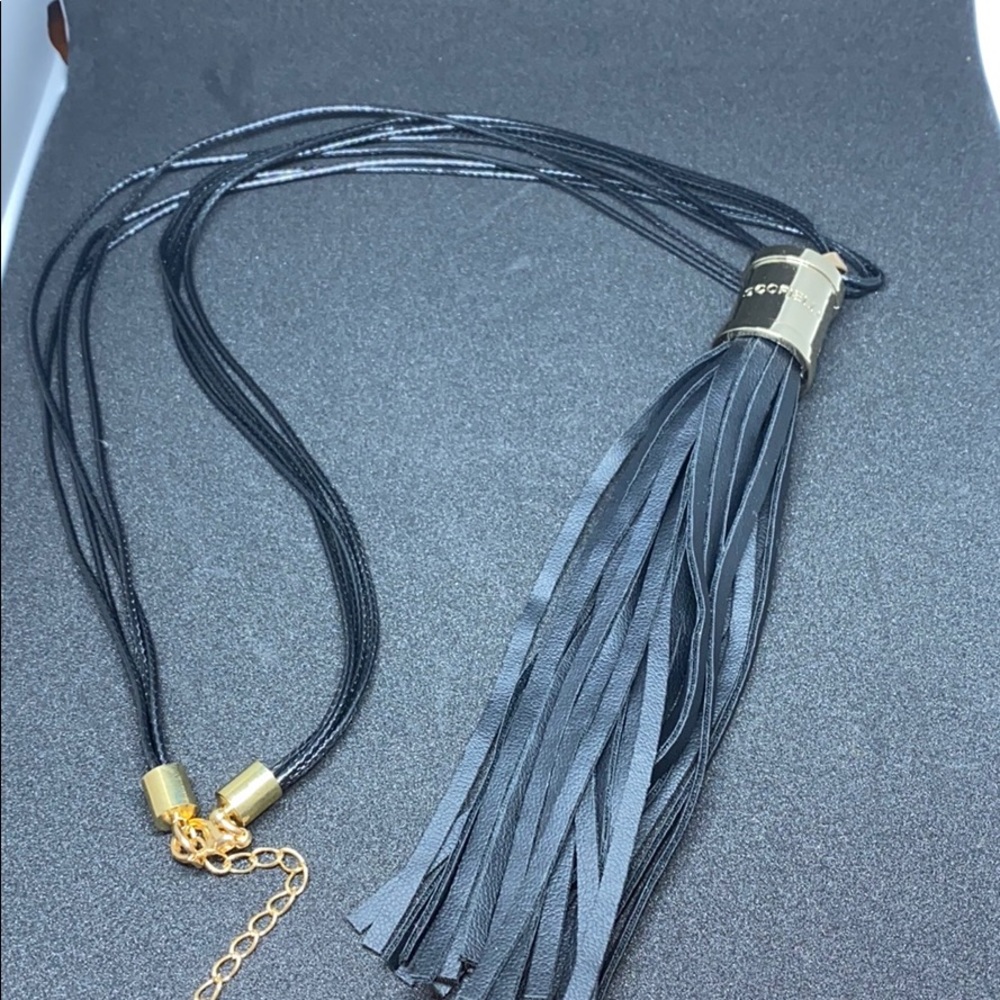 Collar fantasía para vestir.